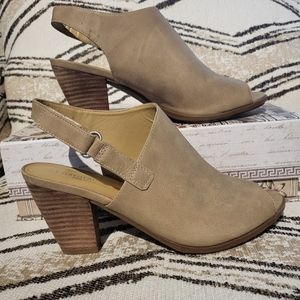 Naturalizer Teagan Sandal open-toe bootie 👠